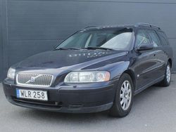 Mörkblå Begagnad 2004 Volvo V70 Business Edition Kombi | 19 900 kr (Marknadspris)