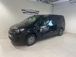 Svart Begagnad 2023 Peugeot E-Partner Minibuss | 374 900 kr