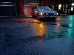 Grå Begagnad 2002 Volvo V70 Kombi | 22 500 kr (Marknadspris)