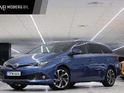 Blå Begagnad 2015 Toyota Auris Hybrid Sport Kombi | 149 900 kr (Marknadspris)