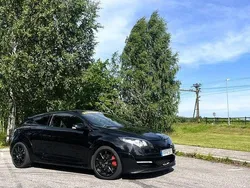 Svart Begagnad 2012 Renault Mégane Coupé R.S. Sportkupé | 155 000 kr
