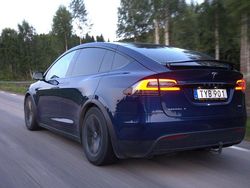Blå Begagnad 2018 Tesla Model X SUV | 265 000 kr (Bra pris)