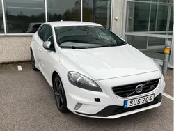 Vit Begagnad 2014 Volvo V40 R-Design Kombi | 110 000 kr (Marknadspris)