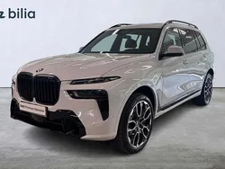 Vit Begagnad 2025 BMW X7 M Sport SUV | 987 900 kr