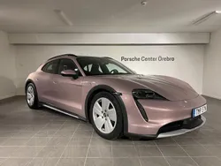 Ljusröd Begagnad 2021 Porsche Taycan Cross Turismo Sedan | 749 000 kr (Superpris)
