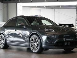 Grå Begagnad 2025 Porsche Macan 4 Electric SUV | 969 000 kr