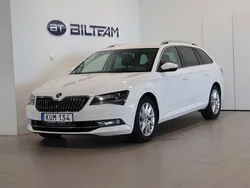 Vit (candy white) Begagnad 2017 Skoda Superb Style Kombi | 144 900 kr (Marknadspris)