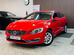 Röd Begagnad 2018 Volvo V60 Momentum Kombi | 129 900 kr (Superpris)