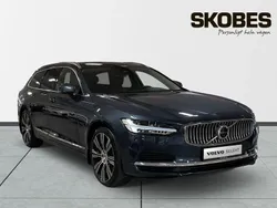 Mörkblå (blå) Begagnad 2023 Volvo V90 Ultimate Kombi | 569 000 kr (Marknadspris)