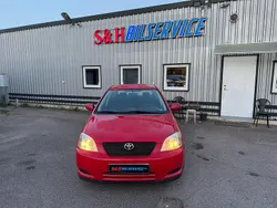 Röd Begagnad 2004 Toyota Corolla Halvkombi | 21 000 kr (Marknadspris)