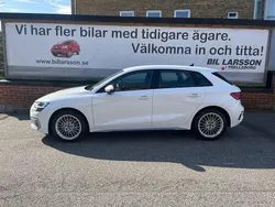 Vit Begagnad 2023 Audi A3 Sportback Comfort Halvkombi | 207 000 kr (Marknadspris)