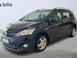 Lila Begagnad 2015 Toyota Verso Minibuss | 169 400 kr (Marknadspris)