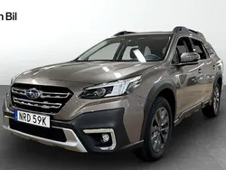 Ljusbrun Begagnad 2023 Subaru Outback SUV | 359 900 kr (Marknadspris)