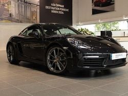 Svart (jet black metallic) Begagnad 2024 Porsche 718 Cayman Edition Sportkupé | 810 000 kr (Dyr)