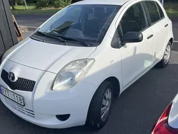 Vit Begagnad 2006 Toyota Yaris Halvkombi | 50 000 kr (Dyr)
