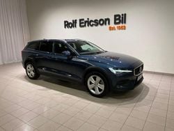 Blå Begagnad 2024 Volvo V60 CC Core Kombi | 399 500 kr (Bra pris)