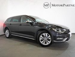 Mörkgrå (grå) Begagnad 2017 VW Passat Alltrack Kombi | 189 900 kr (Marknadspris)
