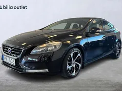 Svart Begagnad 2013 Volvo V40 Kinetic Kombi | 89 900 kr (Marknadspris)