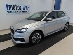 Silver Begagnad 2023 Skoda Fabia Style Halvkombi | 224 900 kr (Marknadspris)
