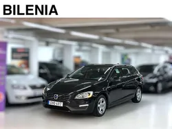 Svart Begagnad 2014 Volvo V60 Kinetic Kombi | 134 900 kr (Marknadspris)