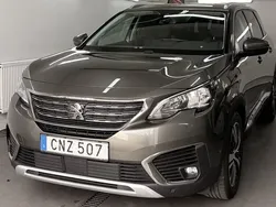 Mörkgrön (grön) Begagnad 2017 Peugeot 5008 Minibuss | 159 900 kr