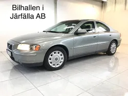 Ljusgrön Begagnad 2005 Volvo S60 Kinetic Sedan | 46 900 kr (Lite dyr)