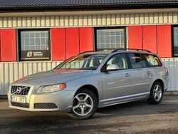 Grå Begagnad 2010 Volvo V70 Kinetic Kombi | 84 900 kr (Marknadspris)