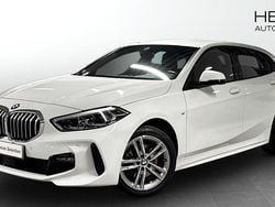 Vit Begagnad 2020 BMW 118 M Sport Halvkombi | 259 700 kr (Marknadspris)