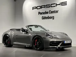 Flerfärgad (grey) Begagnad 2023 Porsche 911 Carrera 4 GTS Cab | 1 799 000 kr (Marknadspris)