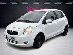 Vit Begagnad 2008 Toyota Yaris Halvkombi | 38 900 kr (Marknadspris)