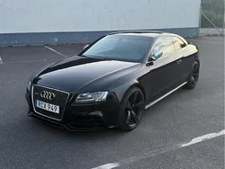 Svart Begagnad 2011 Audi RS5 Sportkupé | 245 000 kr