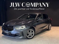 Grå Begagnad 2021 BMW 118 Shadowline Halvkombi | 249 000 kr (Lite dyr)