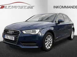 Blå Begagnad 2015 Audi A3 Sportback Attraction Halvkombi | 134 900 kr (Marknadspris)