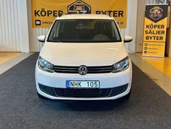 Vit Begagnad 2013 VW Touran Minibuss | 99 900 kr (Marknadspris)