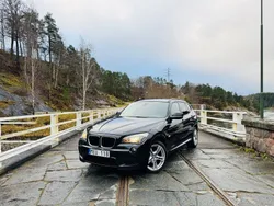 Svart Begagnad 2012 BMW X1 M Sport SUV | 109 900 kr (Marknadspris)