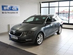 Grå Begagnad 2018 Skoda Octavia Kombi | 199 000 kr (Marknadspris)