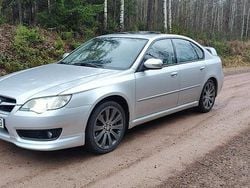 Silver Begagnad 2007 Subaru Legacy Sedan | 38 000 kr (Marknadspris)