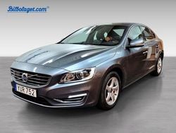Grå Begagnad 2018 Volvo S60 Standard Sedan | 189 900 kr (Marknadspris)