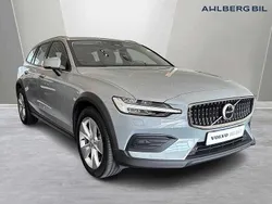 Begagnad 2024 Volvo V60 CC Kombi | 414 500 kr (Bra pris)