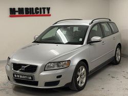 Ljusgrå Begagnad 2008 Volvo V50 Kinetic Kombi | 39 900 kr (Marknadspris)