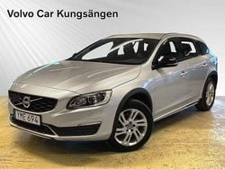 Silver Begagnad 2018 Volvo V60 CC Standard Kombi | 194 800 kr (Marknadspris)
