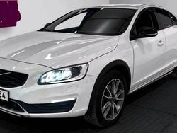 Vit Begagnad 2018 Volvo S60 CC Standard Sedan | 145 000 kr (Superpris)