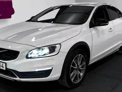 Vit Begagnad 2018 Volvo S60 CC Standard Sedan | 165 000 kr (Bra pris)