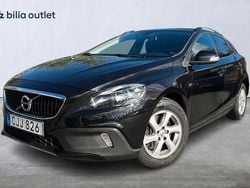 Svart Begagnad 2018 Volvo V40 CC Kinetic Kombi | 189 900 kr (Marknadspris)