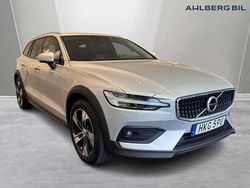 Silver (vit) Begagnad 2019 Volvo V60 CC SE Kombi | 309 500 kr (Lite dyr)