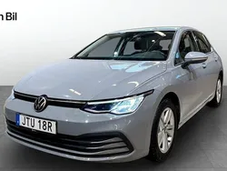 Grå Begagnad 2020 VW Golf VIII Halvkombi | 189 900 kr (Marknadspris)