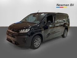 Svart Ny 2025 Peugeot Partner Minibuss | 336 125 kr (Marknadspris)