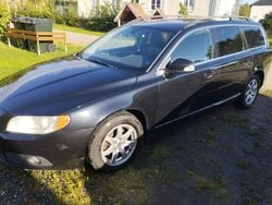 Svart Begagnad 2010 Volvo V70 Momentum Kombi | 52 000 kr (Marknadspris)