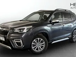 Grå (grey) Begagnad 2021 Subaru Forester SUV | 289 900 kr (Marknadspris)