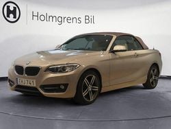 Silver Begagnad 2017 BMW 218 Sport Line Cab | 239 800 kr (Marknadspris)